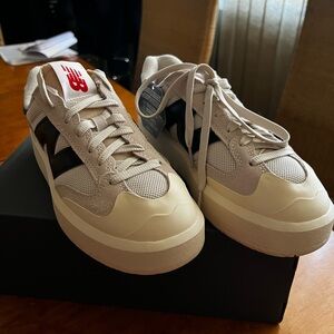 Brandnew New Balance size 8 women or 7 mens (25 cm)